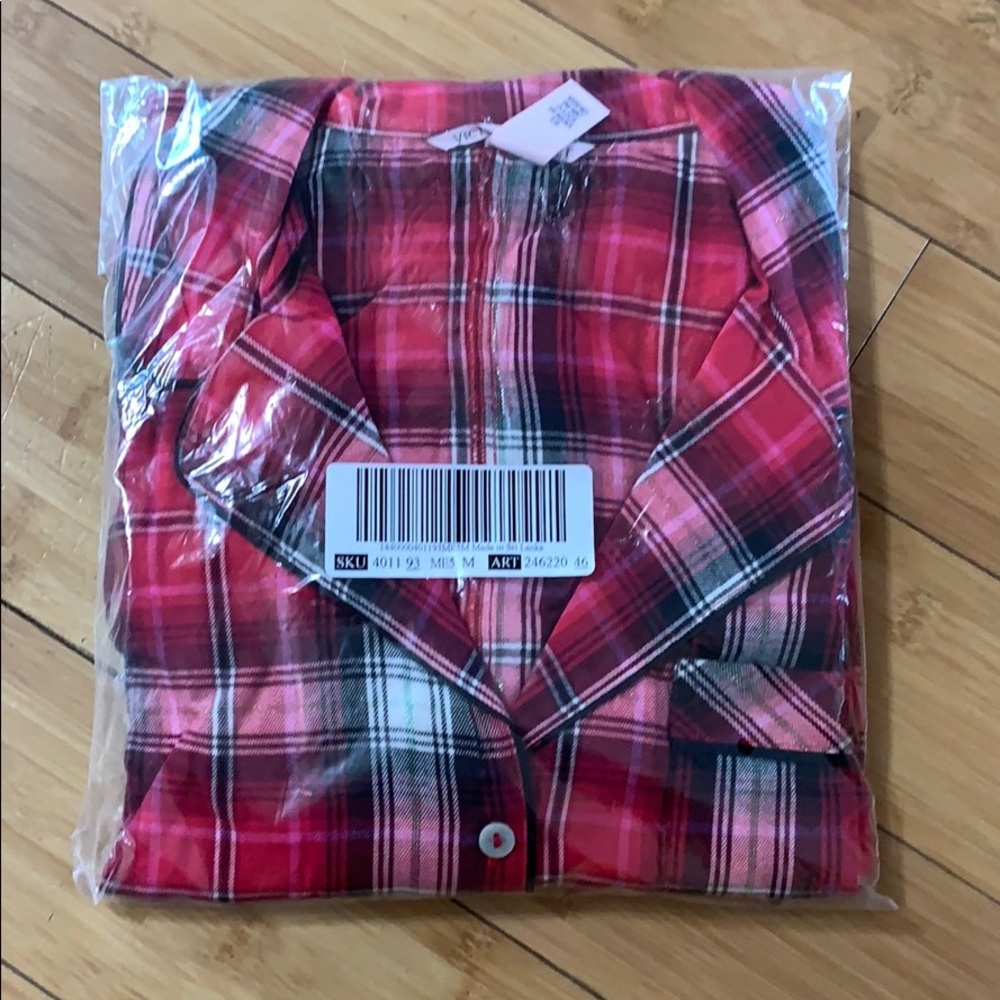 🆕 VS Flannel tie romper - medium - Picture 3 of 4